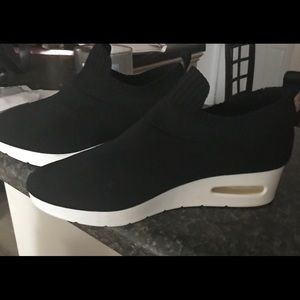 DNKY Women’s Wedge Sneaker!